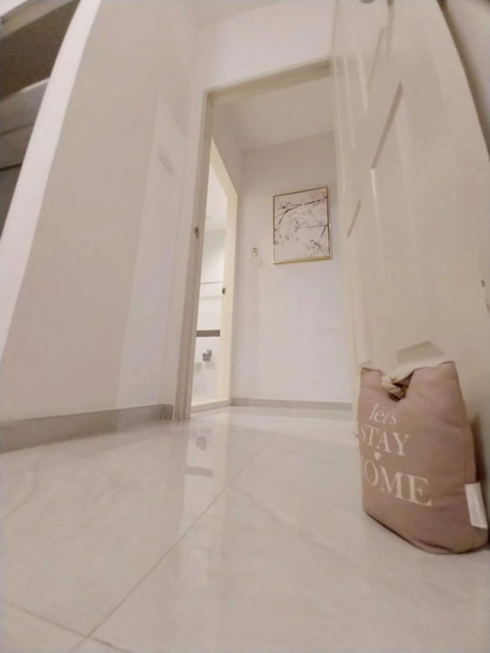 picture Perfect for investment & living. CBD Zone, low price, big room & big bed! - 7/11