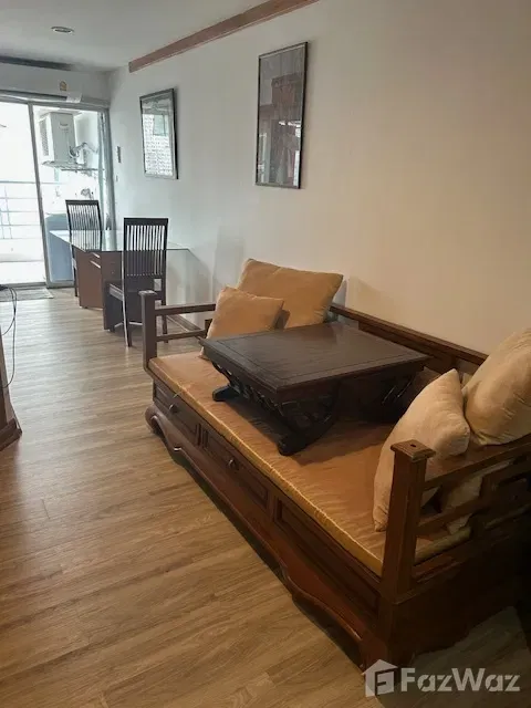 picture Modern 52 sqm Condo in Downtown Phrom Phong | Prime Location - 2/9