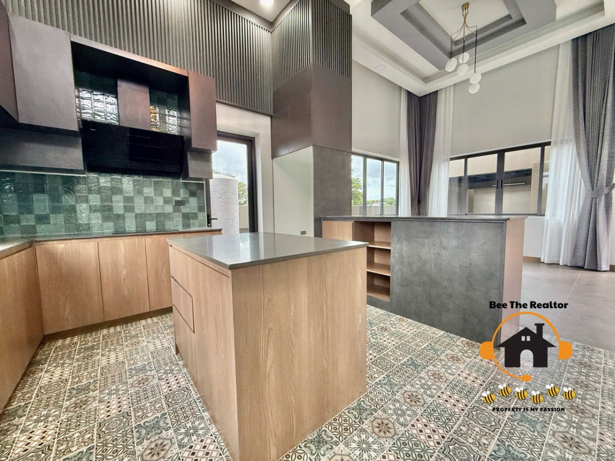 picture Luxury Pool Villa for Sale – Mabprachan Area - 7/29