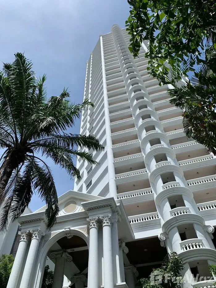 picture Fantastic priced Beachfront Sea view unit condo for Sale - 15/18