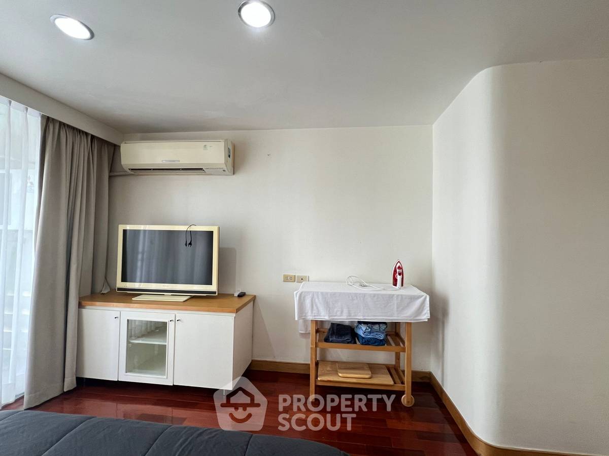 picture 2-BR Condo at Asoke Place near MRT Sukhumvit (ID 1529378) - 5/10