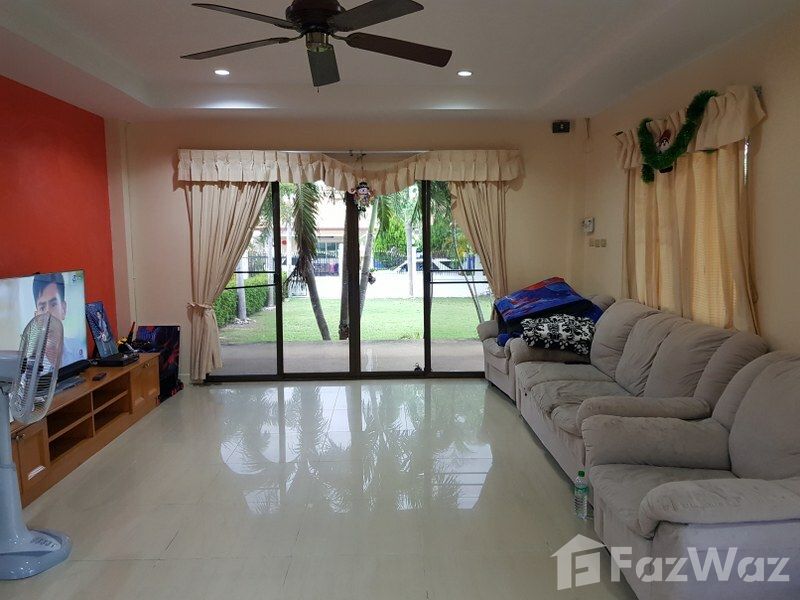 picture 4 Bedroom Villa for sale at Lakeside Court - 24/48