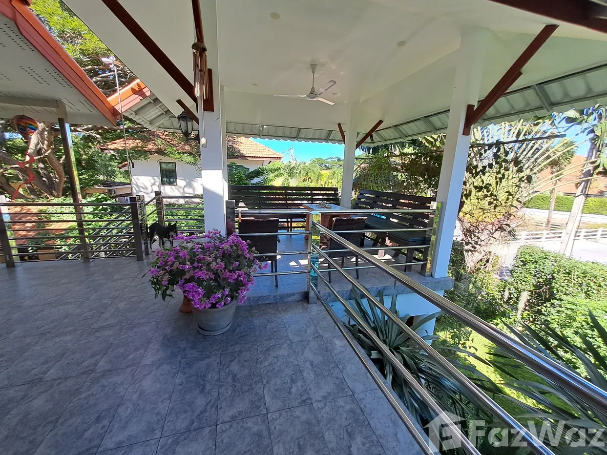picture reduced! 4 Bedroom Villa at Royal Garden - 10/47