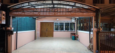 ขายทาวน์เฮ้าส์ 3 ชั้น พร้อมที่ดิน 21.3 ตร.ว. ใจกลางเมือง ซ.พะเนียดช้าง9 ( ซอยยูเมะ ) อำเภอบางละมุง ชลบุรี  