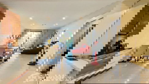 1 Bedroom Condo Foreign Freehold with Sea View for Sale