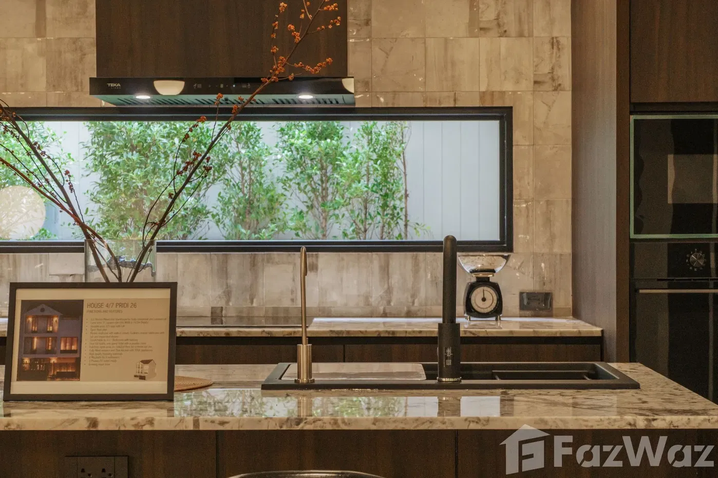 picture 4 Bedroom Townhouse for sale in Phra Khanong Nuea, Bangkok - 11/31