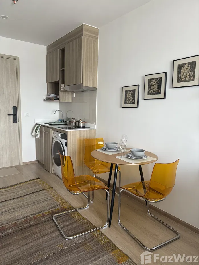 picture Exceptional co-working spaces, common areas , gym and pool - 2/8