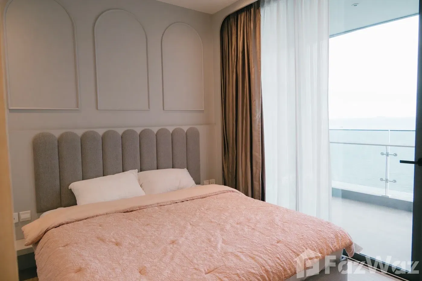 รูป Sea View Condo in Pattaya 1 BR 57sqm, Beachfront living 5597198 - รูปที่ 8/19