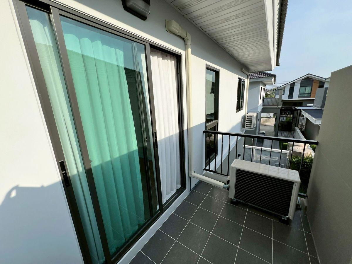 picture House for rent 🔥 Perfect Place Ramindra - Wongwaen 🔥 3 bedrooms, 2 bathrooms, fully furnished and equipped with appliances. - 8/21