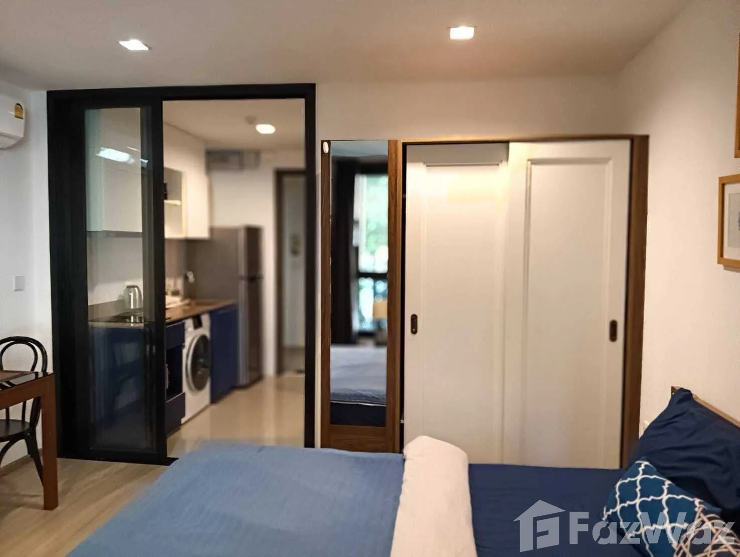 Freehold condo Pool View at The Base Central for sale 5361885 - image 4