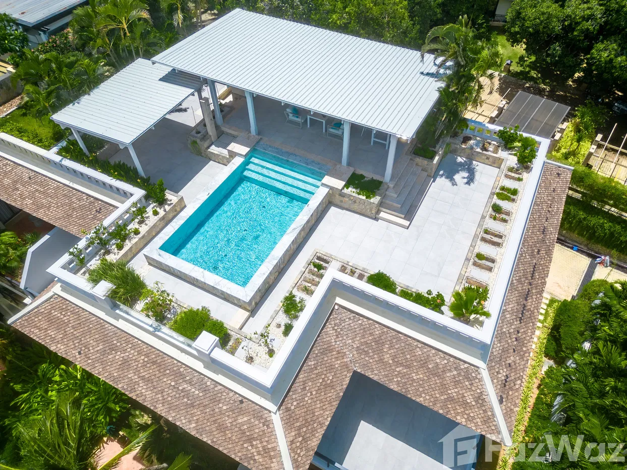 picture Stunning beachfront penthouse with a private pool and 3 bed - 1/35