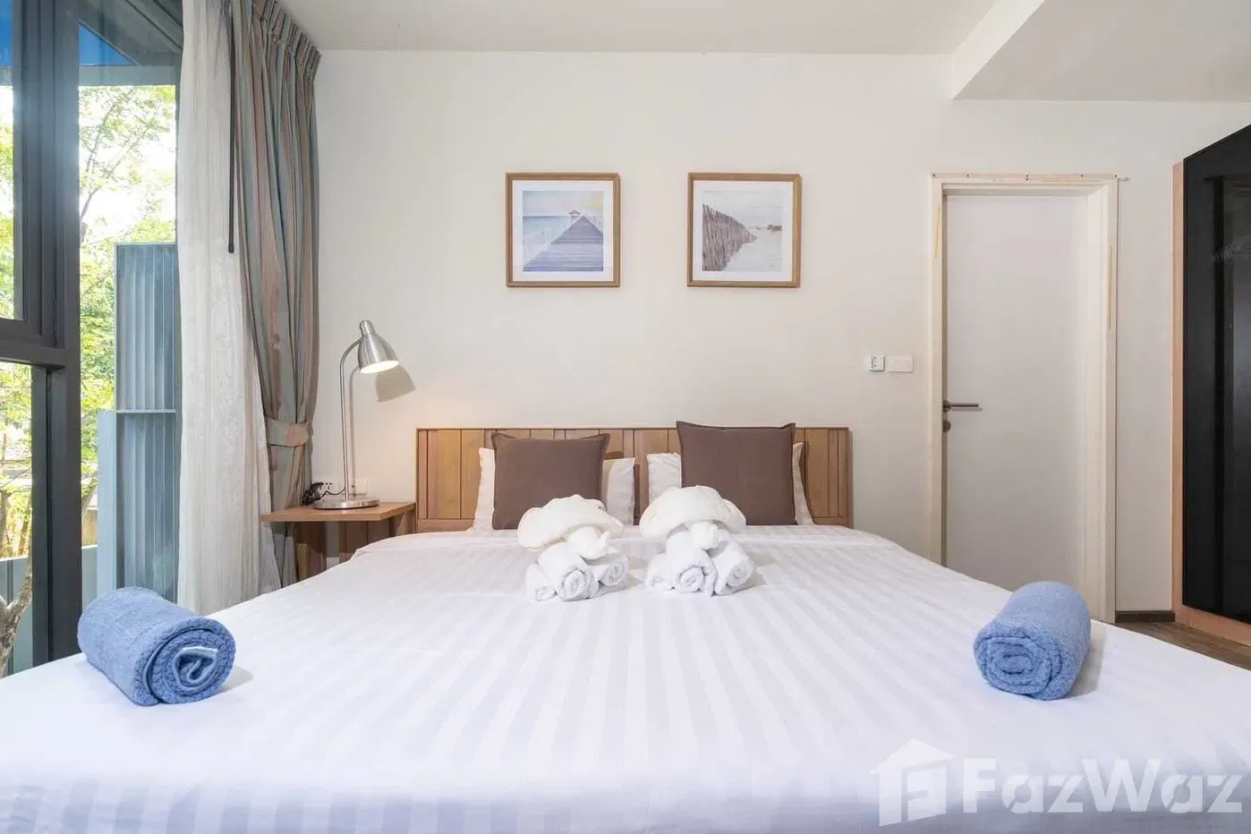 picture Foreign freehold1 bedroom condo for Sale at the Deck - 8/17