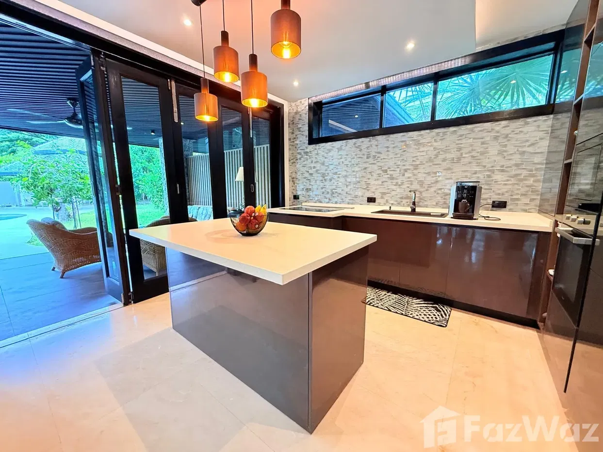 picture Rare 5-Bedroom Villa Near Hua Hin Town with Mountain Views - 11/44
