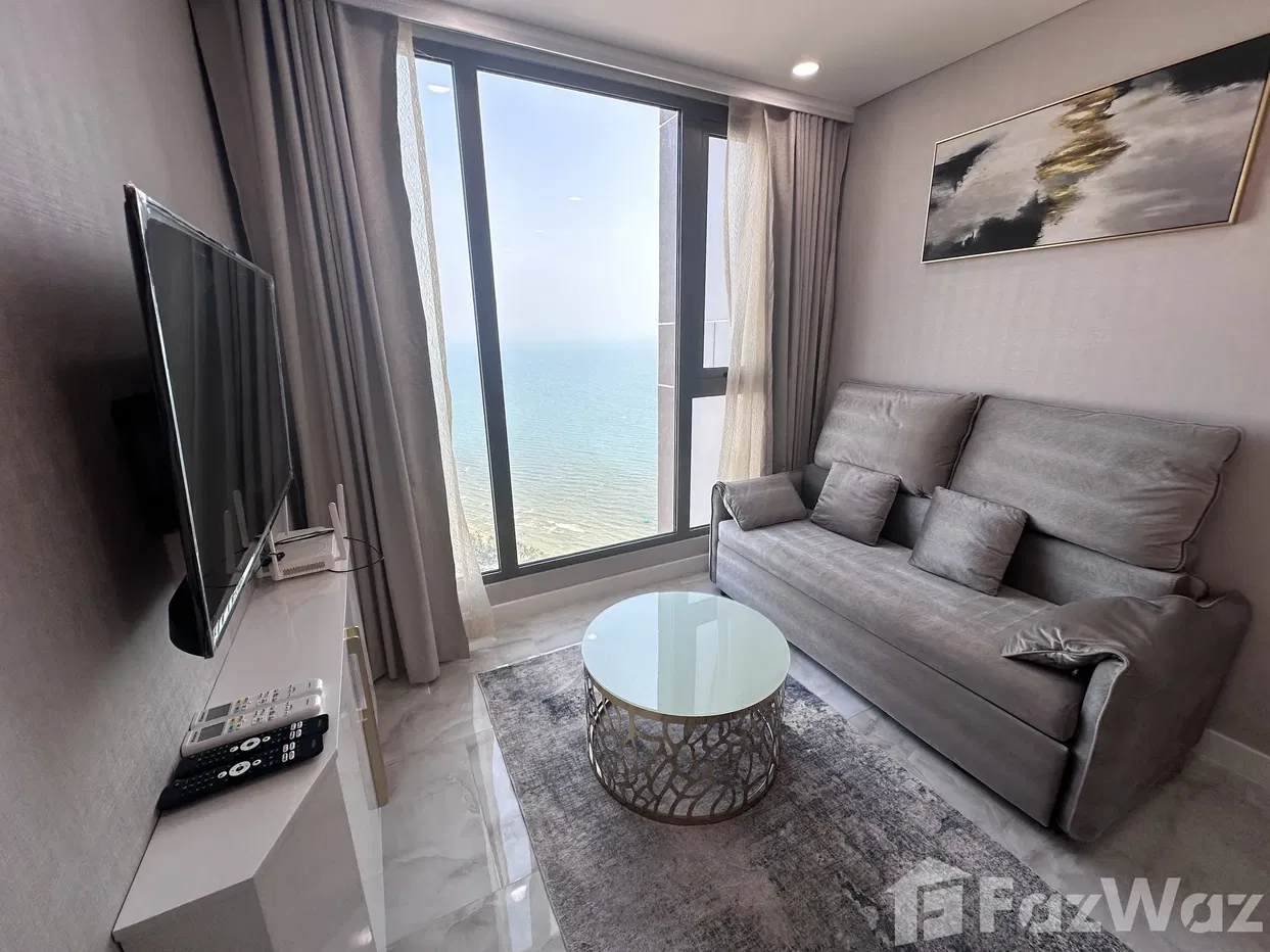 picture Copacabana Beach Condominium in front of Jomtien Beach - 4/9