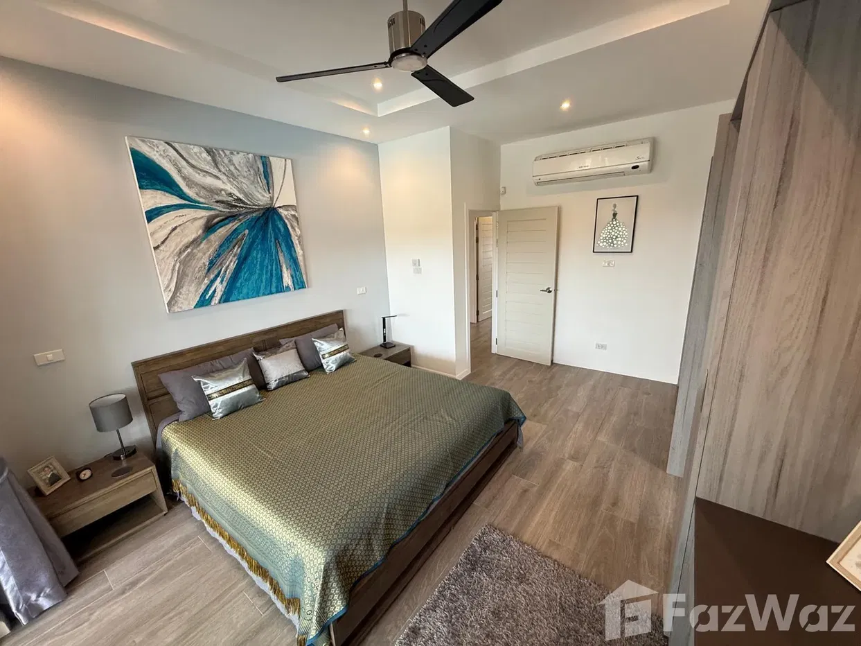 picture Spacious 3 bed 2 bath Home with Scenic Views and Privacy - 40/50