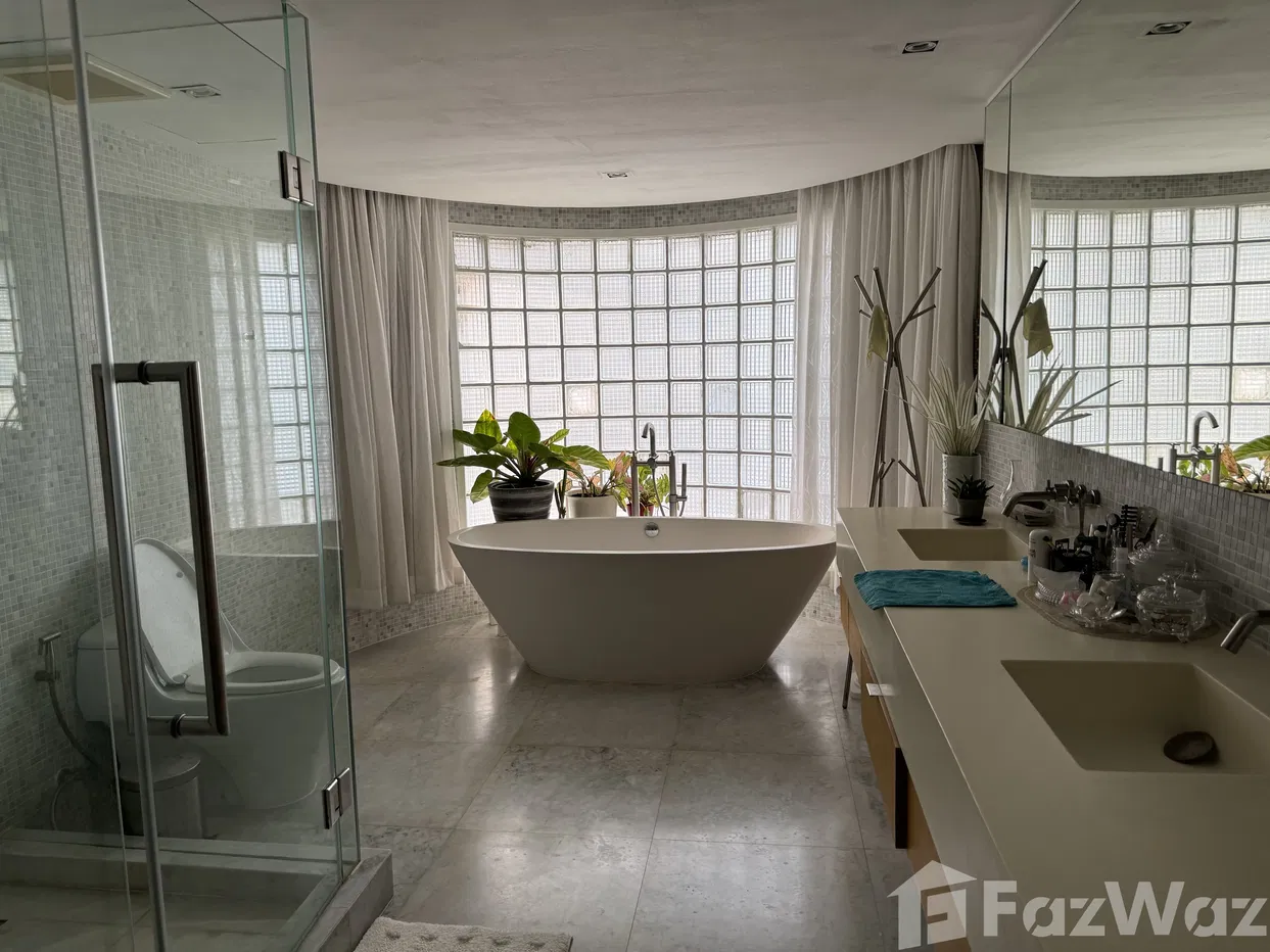 picture 4 Bedroom Condo for rent at Le Raffine Sukhumvit 24 1727268 - 5/19
