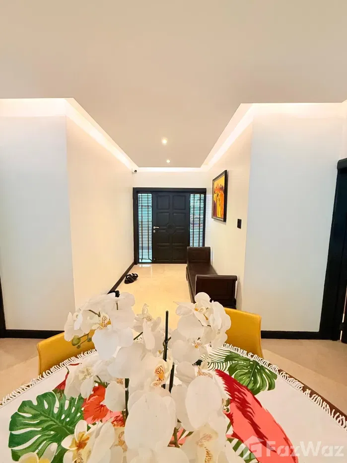 picture Rare 5-Bedroom Villa Near Hua Hin Town with Mountain Views - 14/44