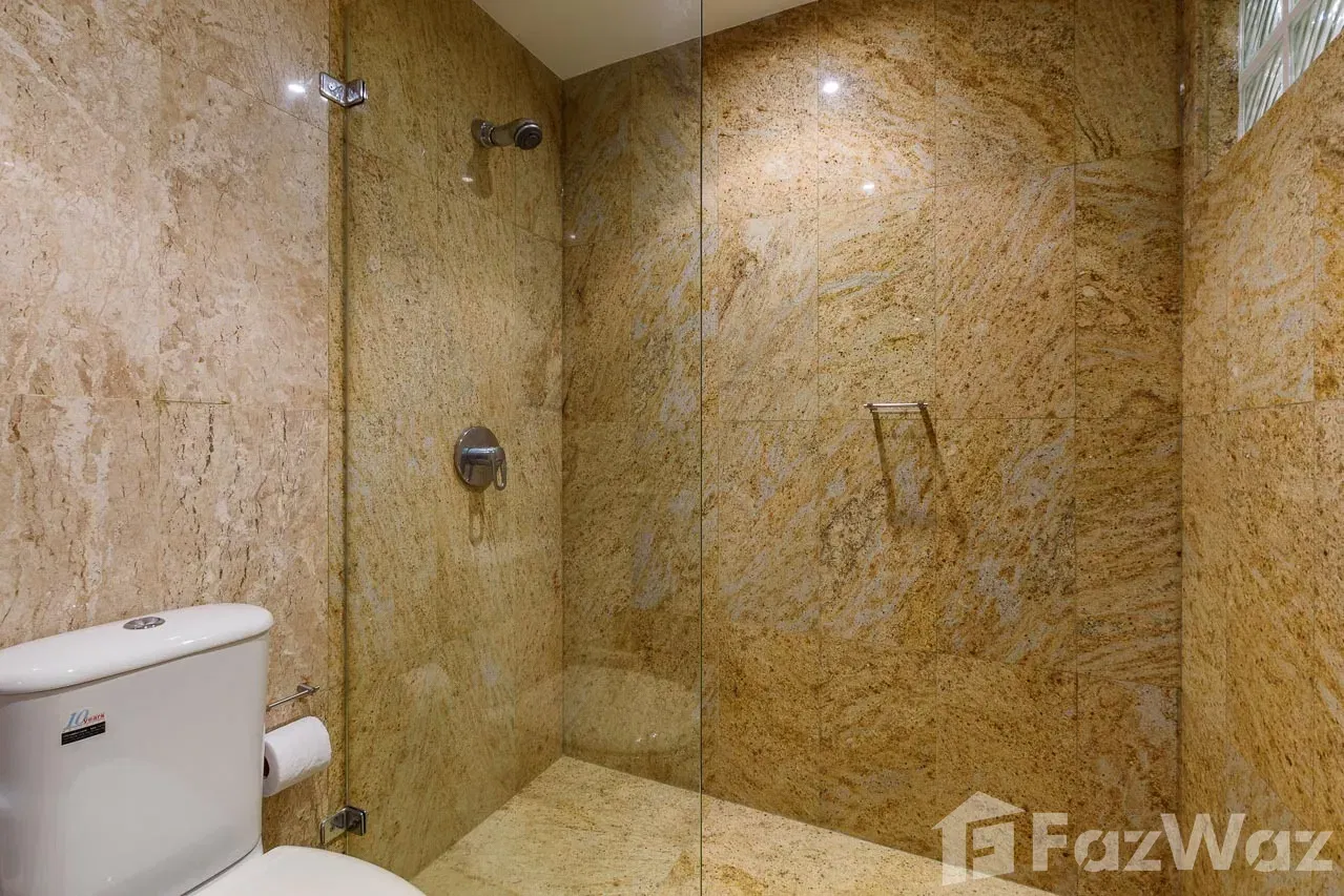 picture Stunning seaview townhouse with shared pool and garden. - 29/30