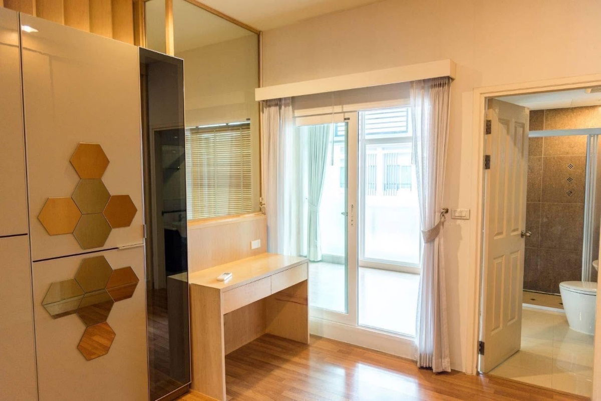 picture Townhouse for rent, Baan Klang Muang Urbanian Rama 9-Ladprao - 2/5