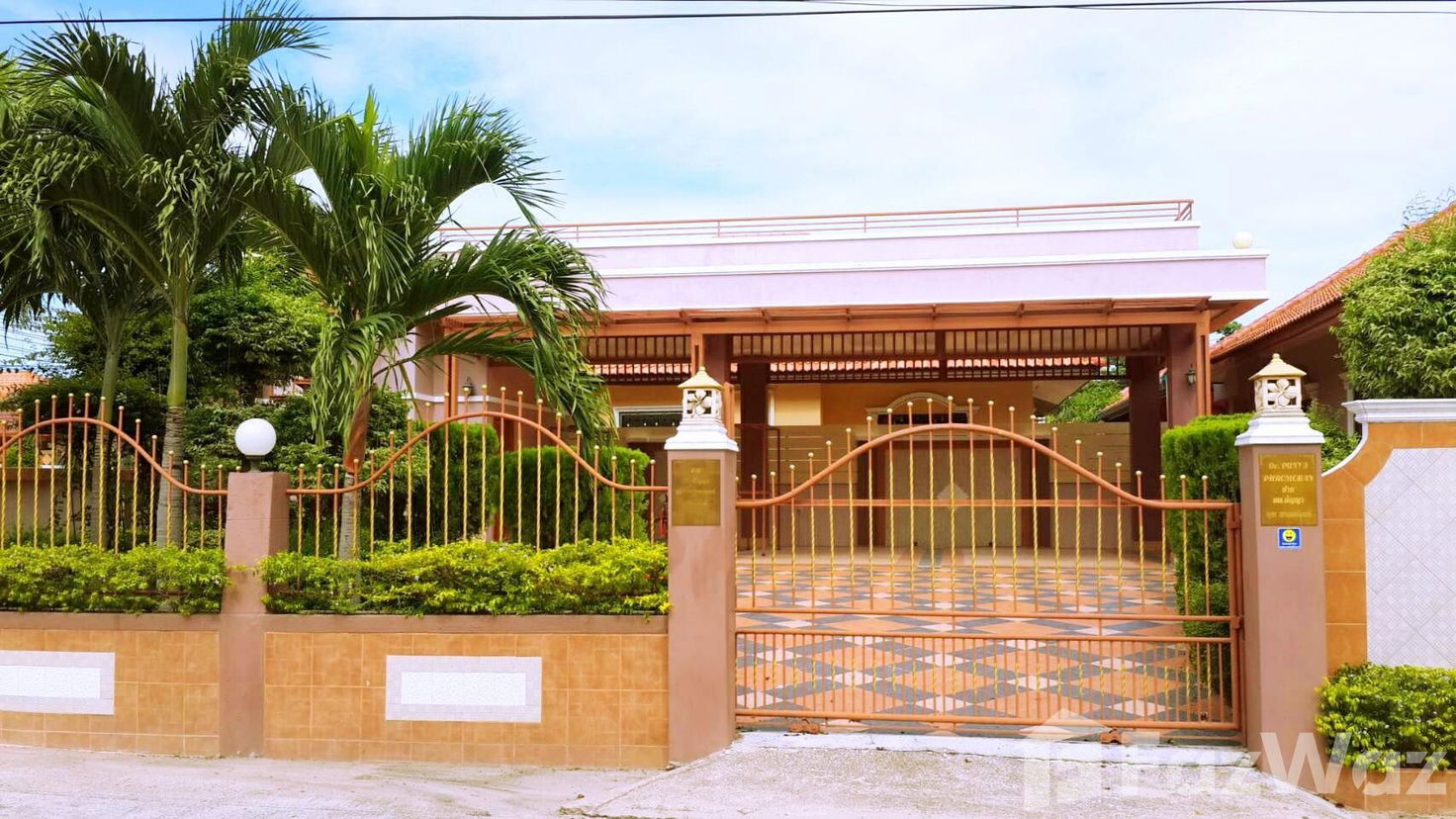 picture 4 Bedroom House for sale at Eakmongkol 8 - 1/14