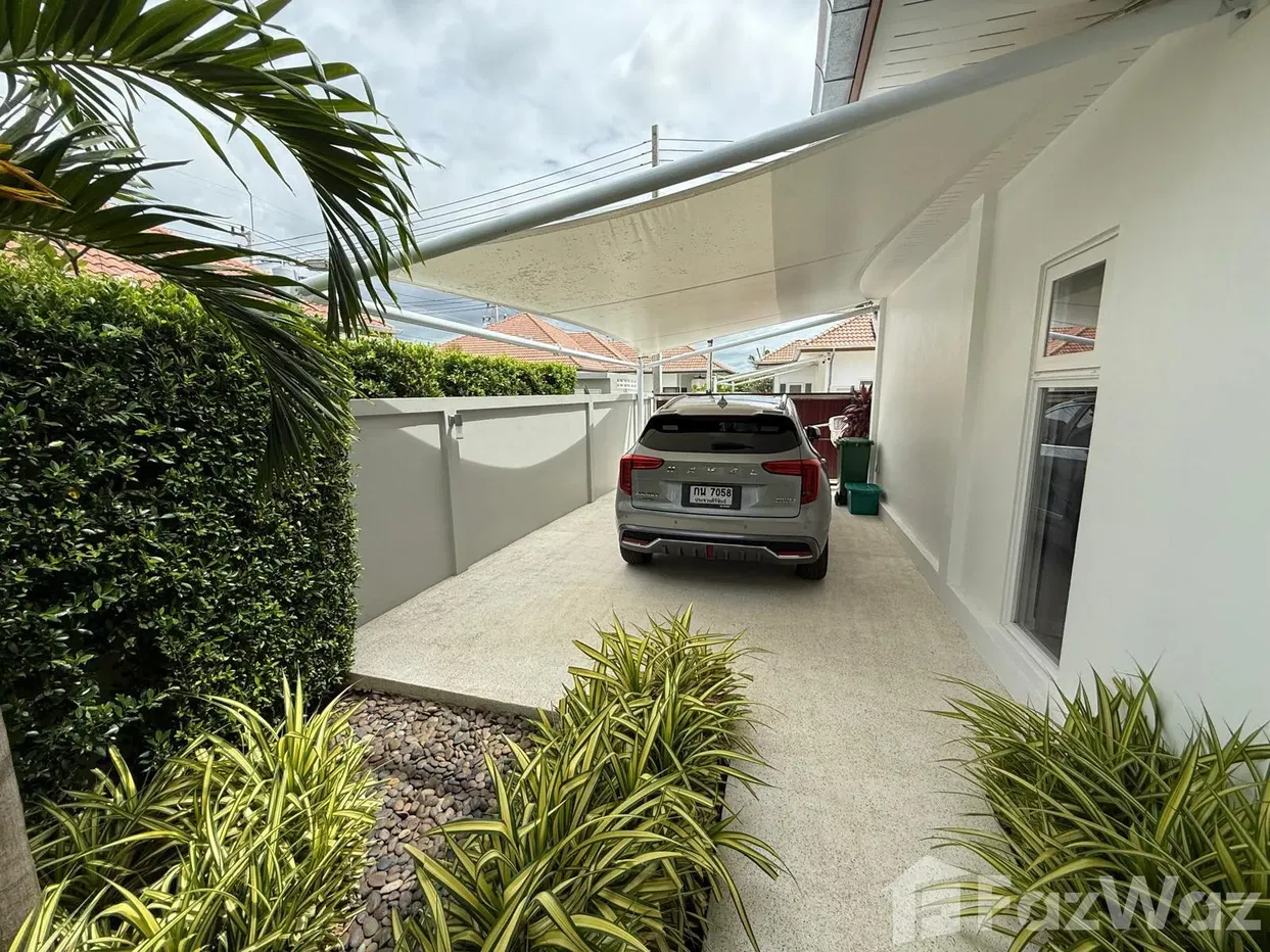 picture Spacious 3 bed 2 bath Home with Scenic Views and Privacy - 41/50