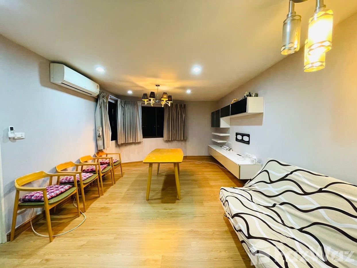 picture 1 Bedroom Condo for sale at Ratchada Pavilion - 1/12