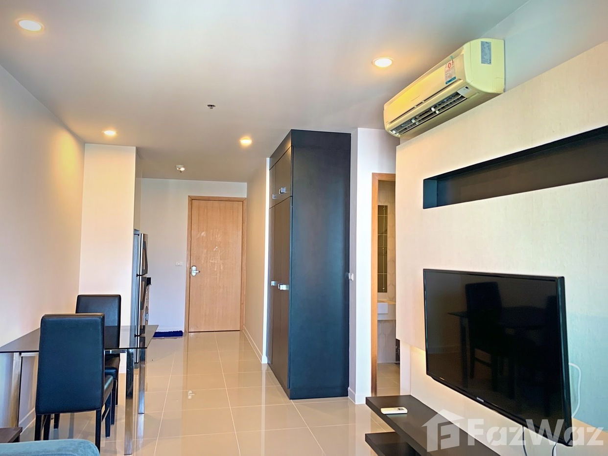 picture stunning view circle condo 1bed - 3/10