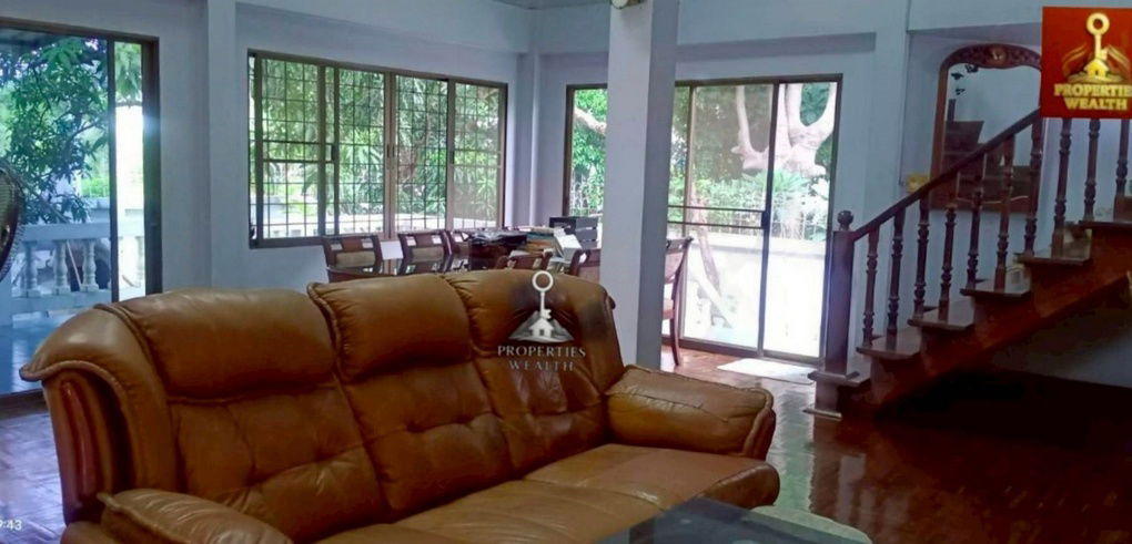 picture Call : 098-885-4878 House with land, good location, Soi Bearing-Bangna. Price negotiable (Sale by owner) - 5/14