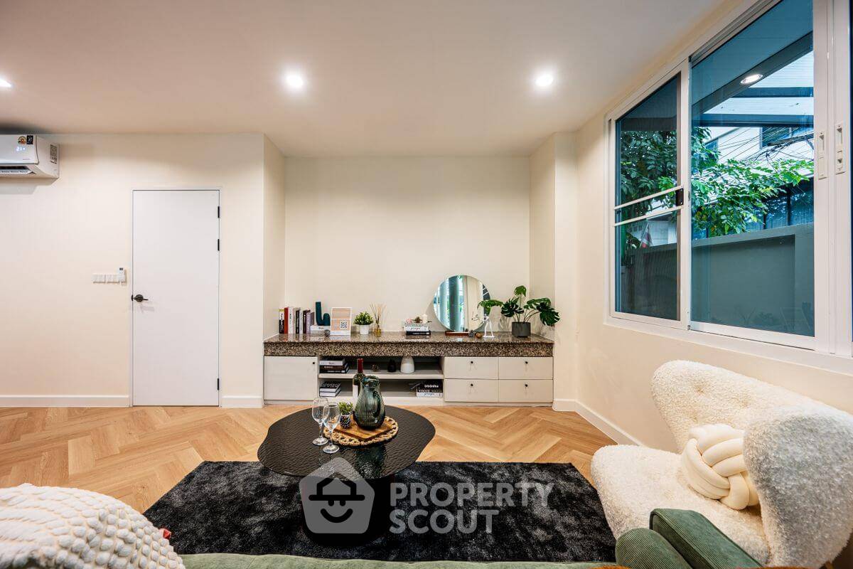 รูป บ้าน 5-ห้องนอน ใกล้ BTS หมอชิต (ID 2251804) - รูปที่ 7/32