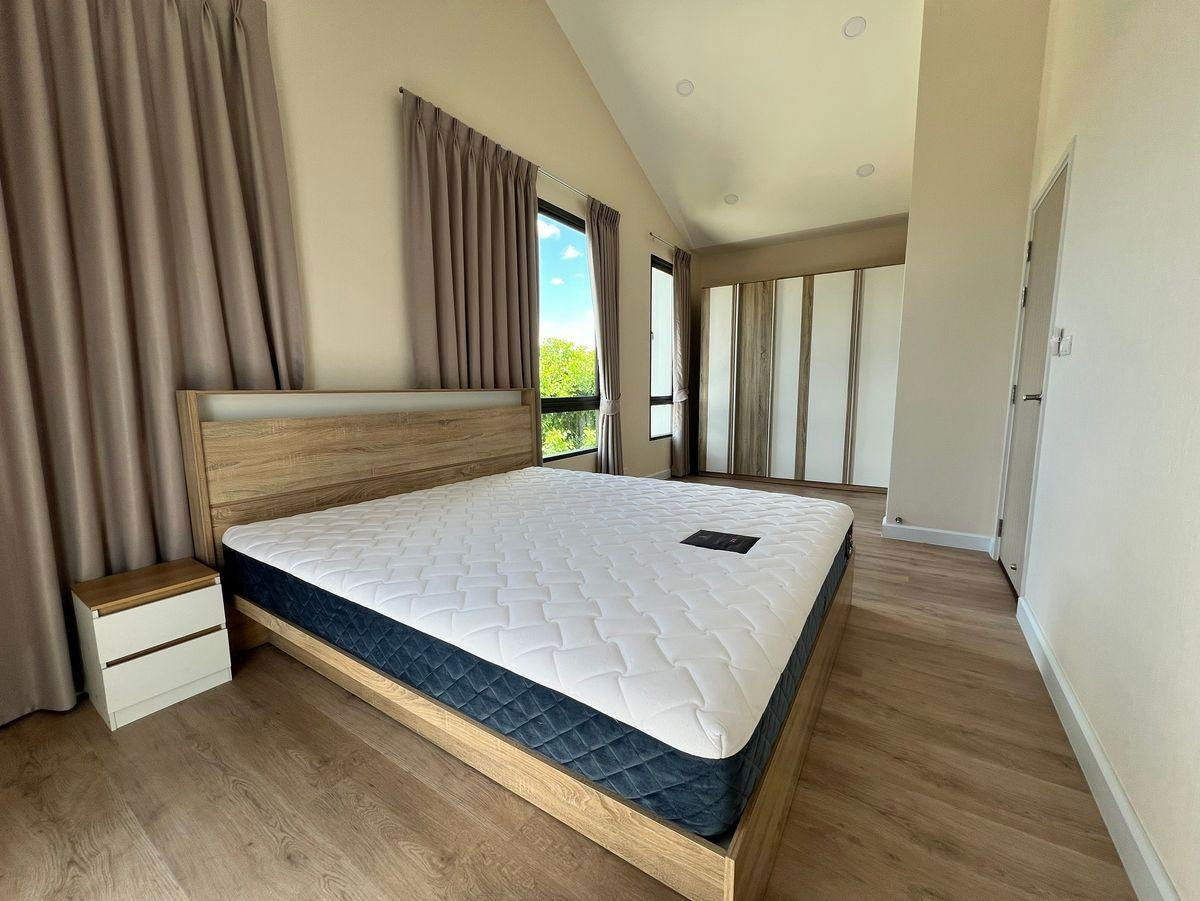 picture House for rent 🔥 Perfect Place Ramindra - Wongwaen 🔥 3 bedrooms, 2 bathrooms, fully furnished and equipped with appliances. - 9/21