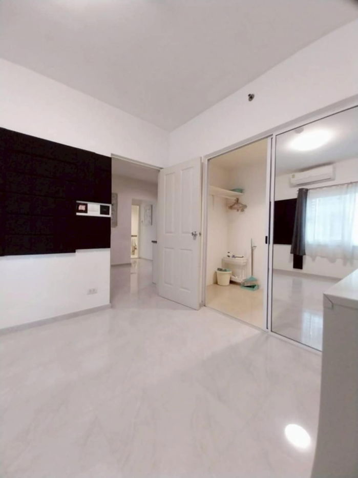 picture Perfect for investment & living. CBD Zone, low price, big room & big bed! - 9/11