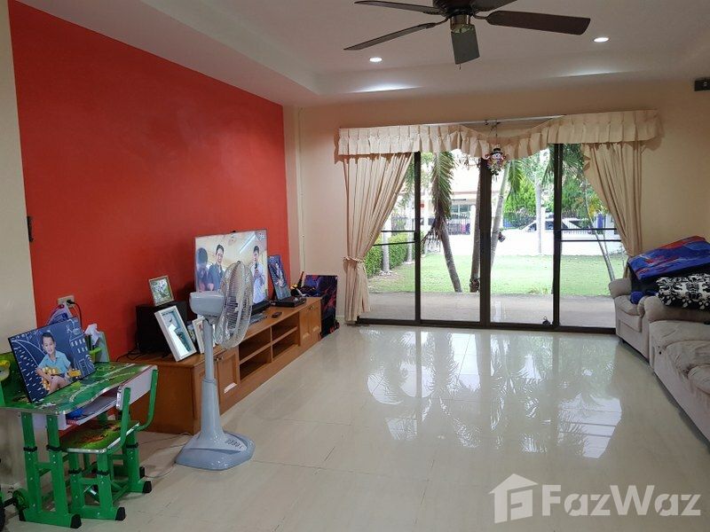 picture 4 Bedroom Villa for sale at Lakeside Court - 23/48