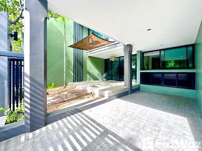 Houses for rent Pattaya : 3-Bedroom House for Rent at Chateau Dale Residence