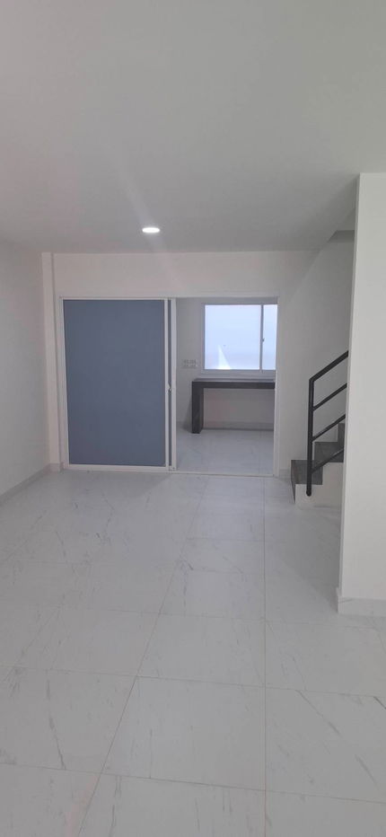 picture 3-storey townhouse, Soi Phaya Suren 17 (renovated) - 3/9