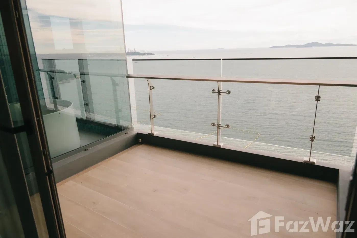รูป Sea View Condo in Pattaya 1 BR 57sqm, Beachfront living 5597198 - รูปที่ 13/19