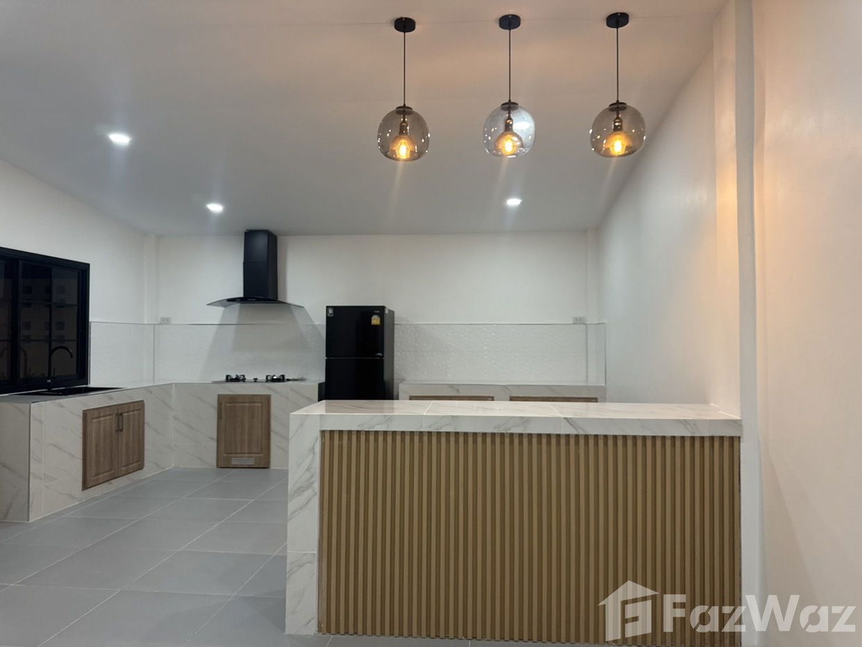 picture Renovated 3BR Semi-Detached House in Prime Chalong Location - 12/24