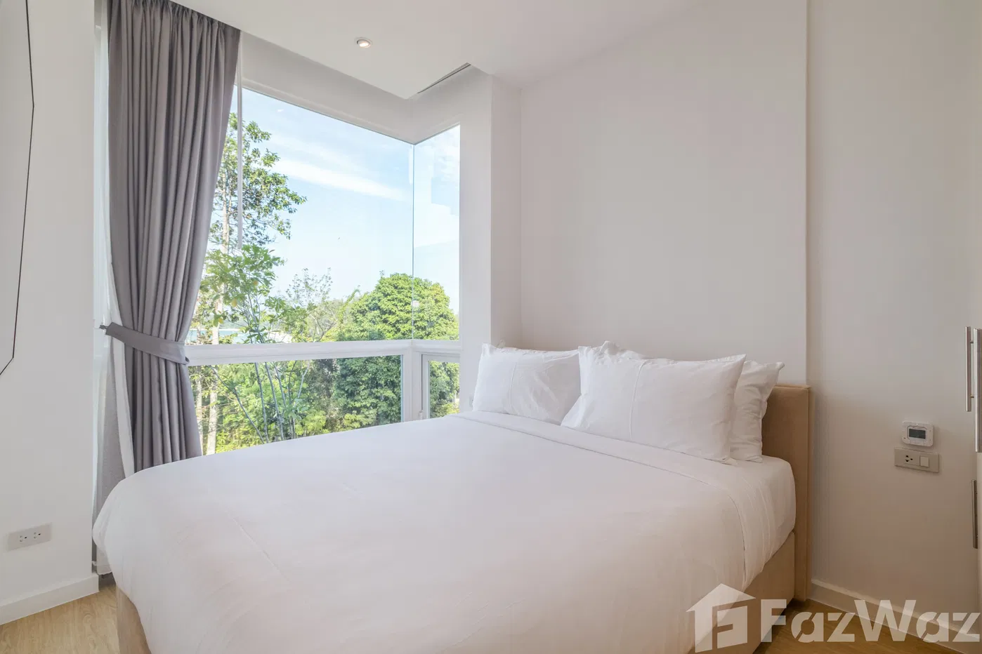 picture Unique Beachfront Seaview 2 Bedroom Condo For Sale - 7/9