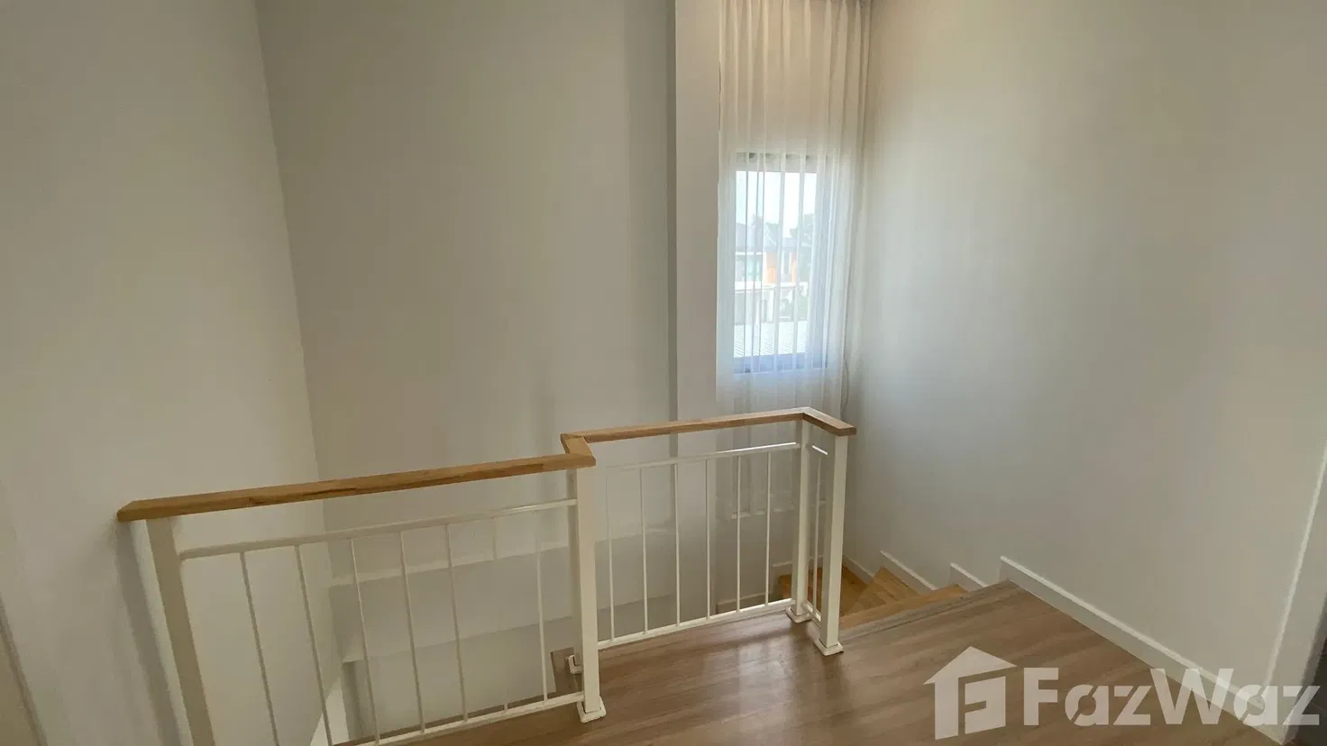 picture 3-Bedroom Semi-Detached House For Rent 5596590 - 11/22