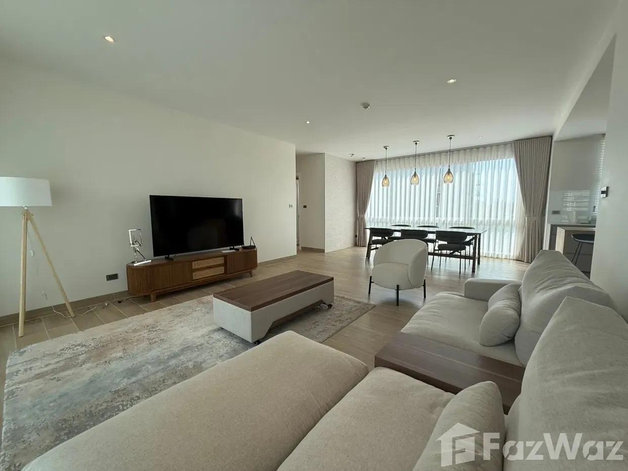 picture Newly Renovate 3 bedroom Condo at The Breeze - 1/39