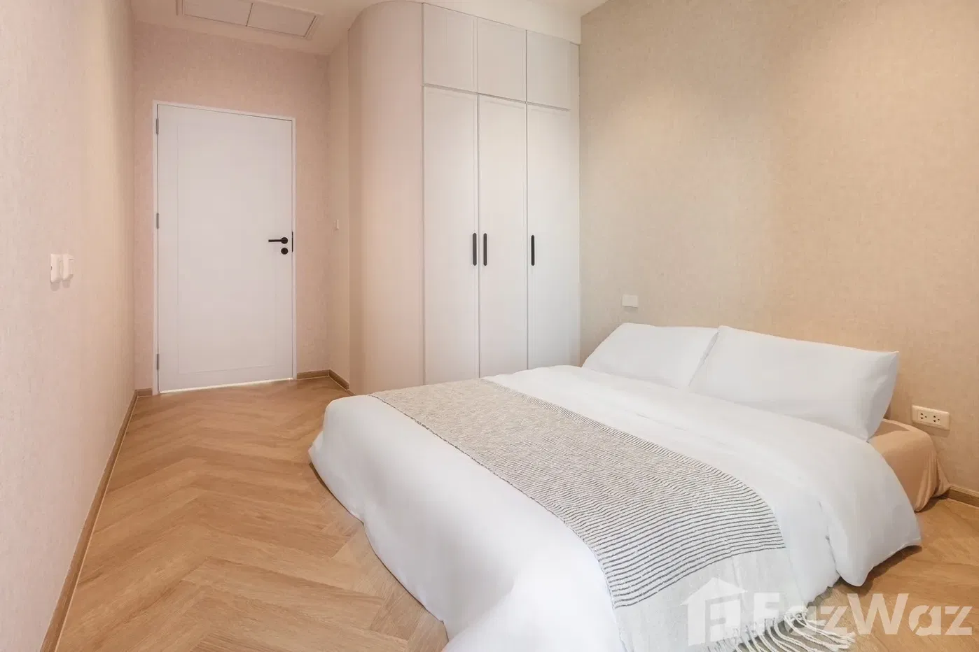 picture 2 Bedroom Condo for sale at Noble Reveal - 18/19