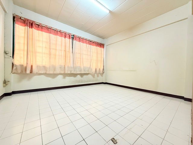 รูป ขายตึกแถว 4ชั้นครึ่ง 34ตรว.โครงสร้างดีเกินมาตรฐาน ติดถนนบางกรวย-ไทรน้อย ใกล้วัดชลอ 200เมตร  - รูปที่ 10/14