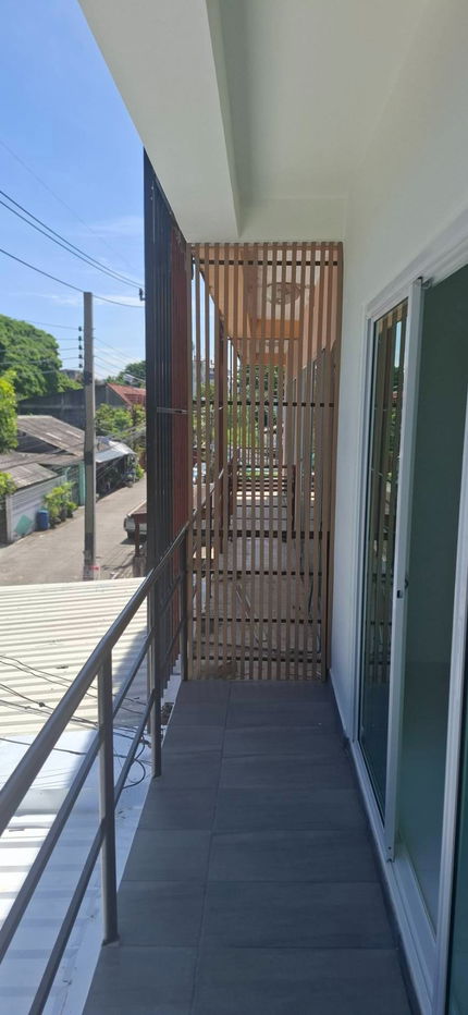 picture 3-storey townhouse, Soi Phaya Suren 17 (renovated) - 6/9