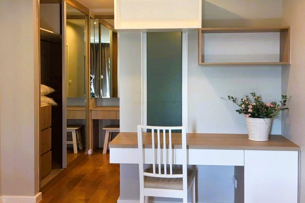 รูป 🔥 สำหรับเช่า !!🔥 Code C20250800001..........Condolette Dwell Sukhumvit 26, 1 ห้องนอน, 1 ห้องน้ำ, วิวสระ, แต่งครบ, พร้อมเข้าอยู่ 📣📣 - รูปที่ 5/8