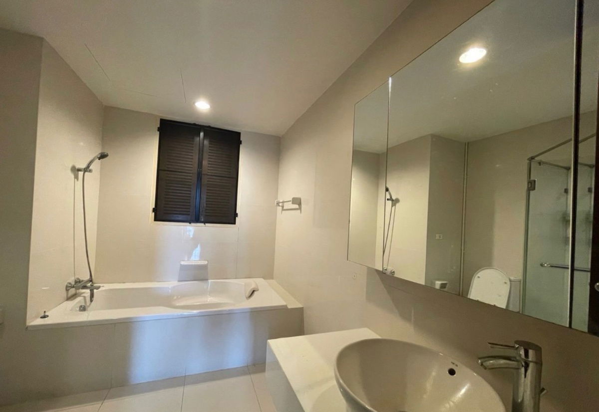 picture For rent: Amanta Ratchada, large room, beautiful, fully furnished, near MRT Thailand Cultural Center. Interested? Add me on Line @841qqlnr - 12/15