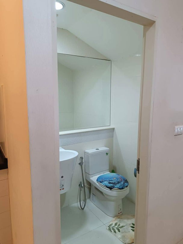 picture Baan Klang Muang Chokchai 4, price 30,900 baht/month. Interested parties, please contact 089-4282491, 084-6283752, or add us on Line @rghome4u - 7/20