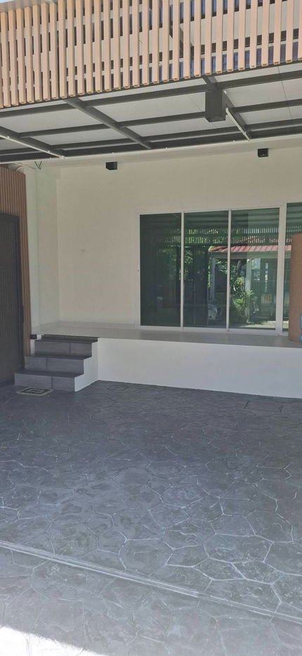 picture 3-storey townhouse, Soi Phaya Suren 17 (renovated) - 2/9