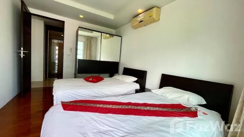 picture Foreign freehold Penthouse with 4 bedrooms in Patong beach - 18/26