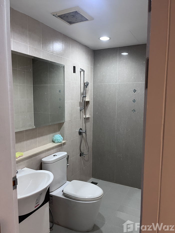 picture 2 Bedroom Townhouse for sale at Baan Klang Muang Sathorn-Taksin 2 - 5/9