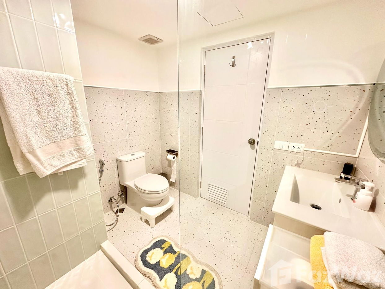 picture Bright Cheerful Renovated Unit Great Investment - 12/16