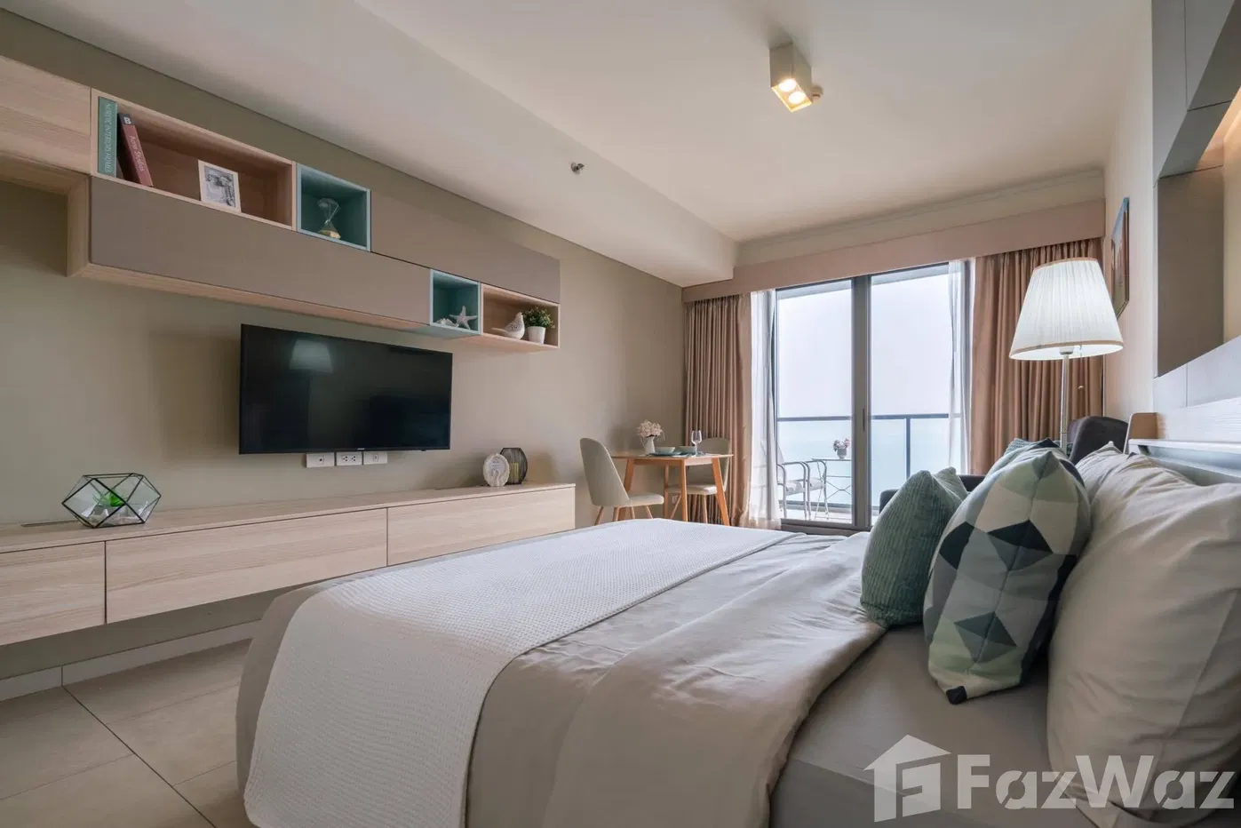 picture Beachfront Zire Wongamat Condo For Sale, in Pattaya - 6/10